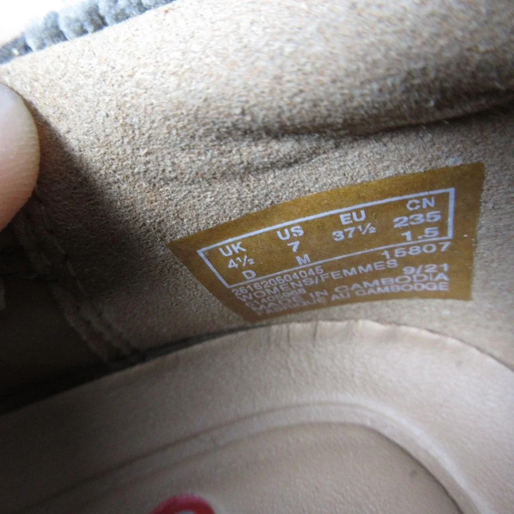 Clarks Shoes Womens Size 7 Brown Nubuck Unstructured Comfort Sneaker NWOB